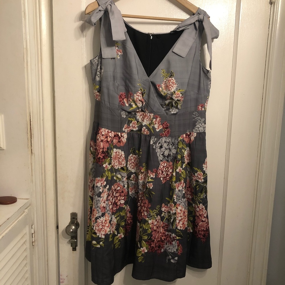 Bridesmaids style dress, hits above knee